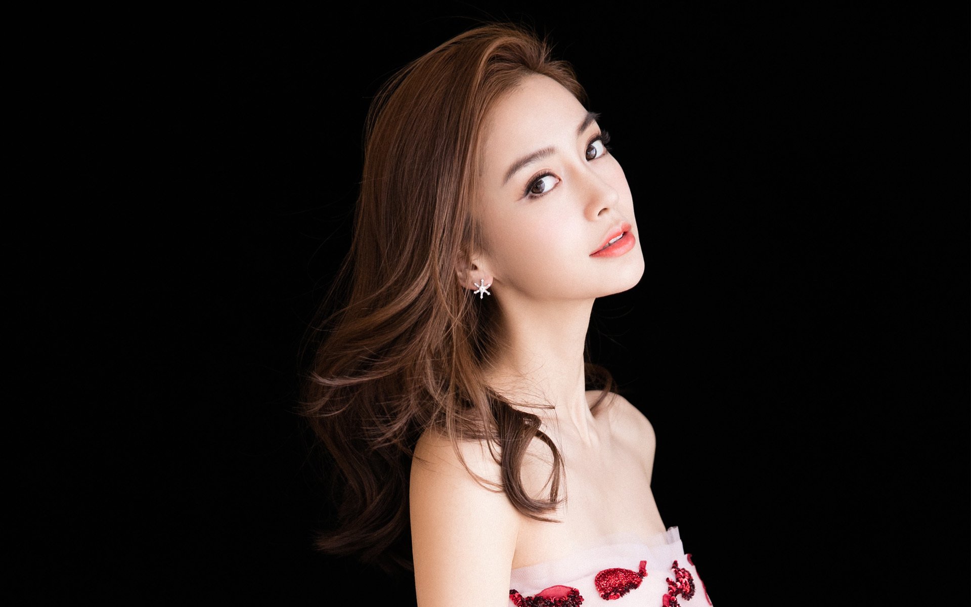库里“远射如雨”，重塑NBA战术格局！，库里全场超级远投